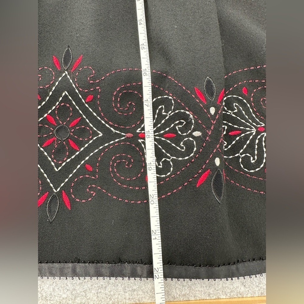 Ann Taylor LOFT A-Line Skirt Pleated Black Embroidered HemWomen's Size 0 - Picture 6 of 8